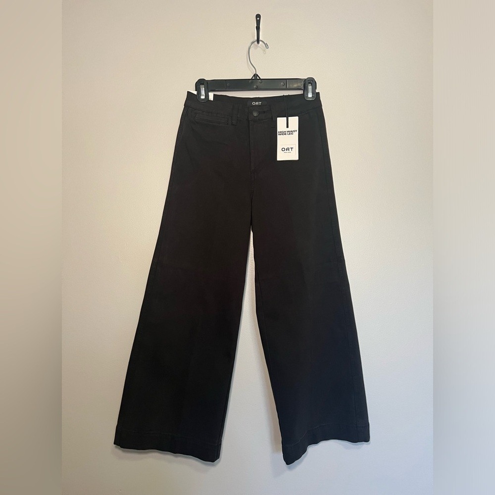 *NWT* OAT NEW YORK
High Rise Wide Leg Cropped Pant Black